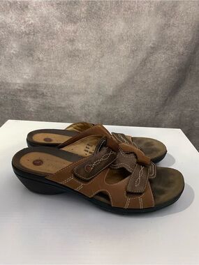 Clarks Unstructured Womens 8.5 M Brown Leather Slide Sandals Hook Loop Comfort⁠